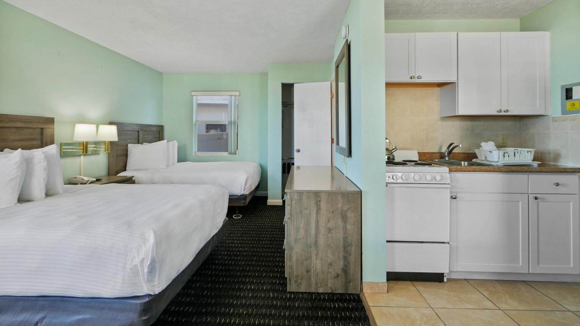 Ocean Court Beachfront Hotel Дейтона-Бич Экстерьер фото