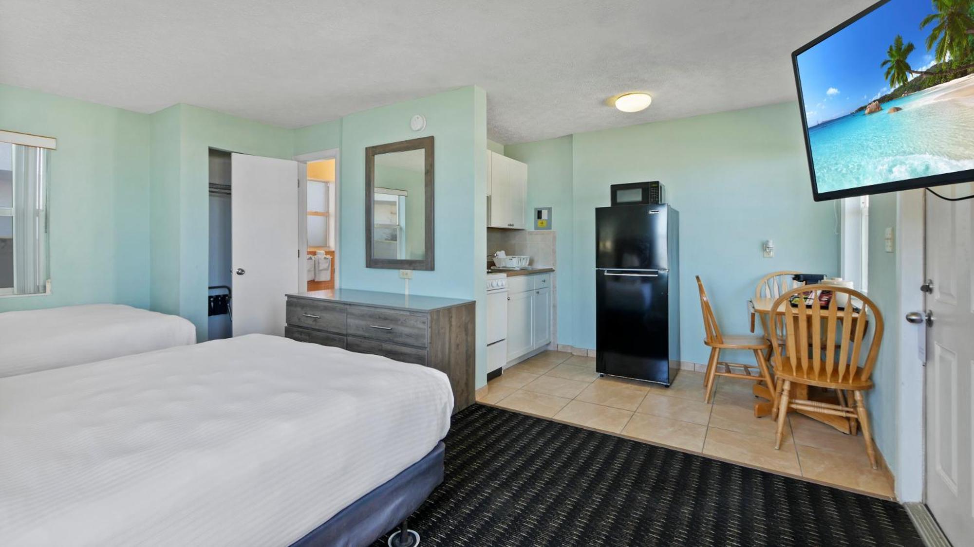 Ocean Court Beachfront Hotel Дейтона-Бич Экстерьер фото