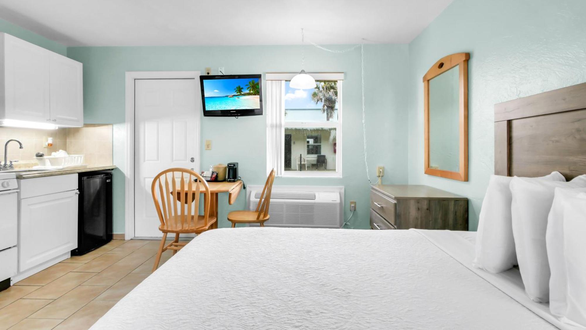 Ocean Court Beachfront Hotel Дейтона-Бич Экстерьер фото