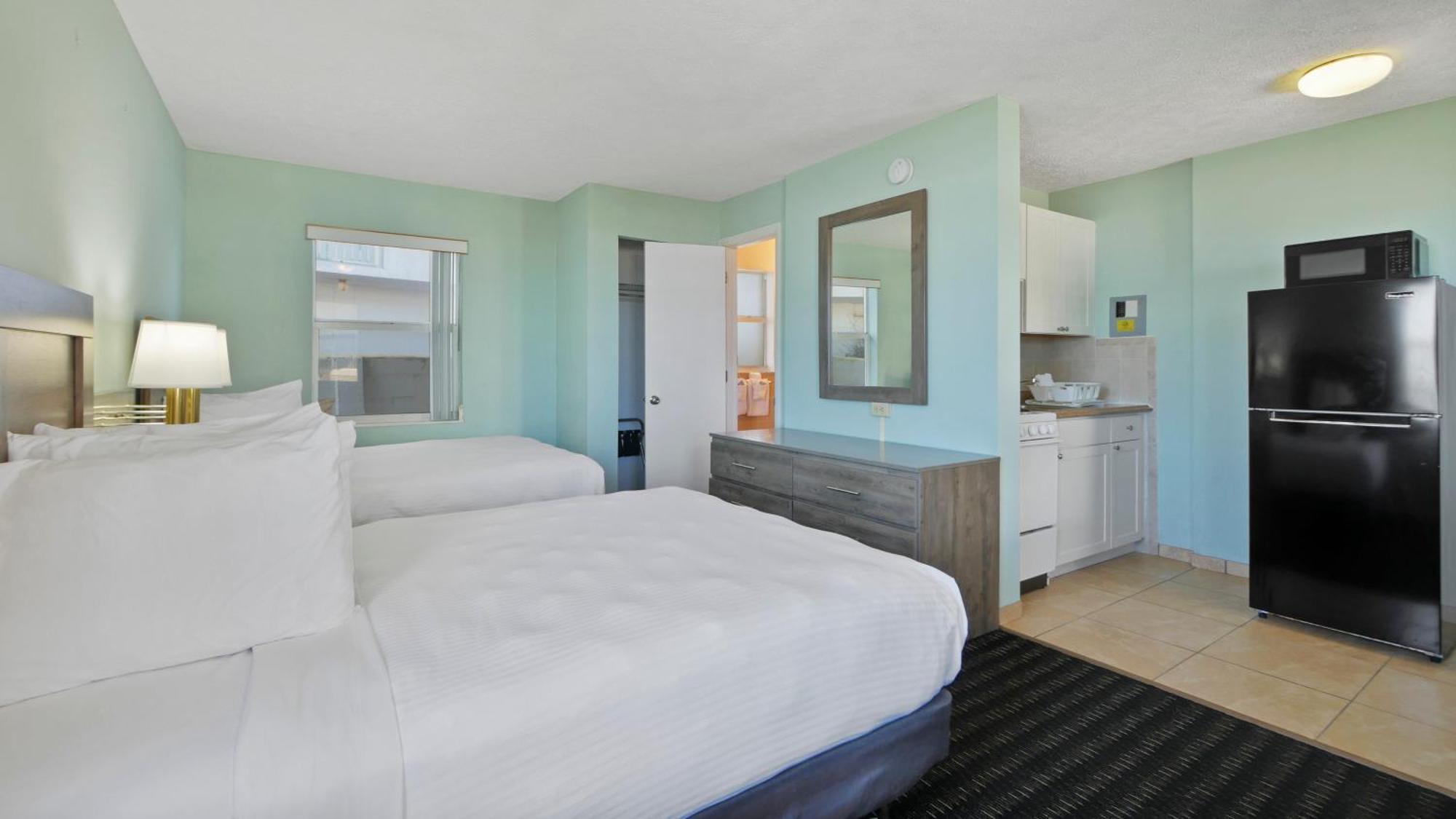 Ocean Court Beachfront Hotel Дейтона-Бич Экстерьер фото