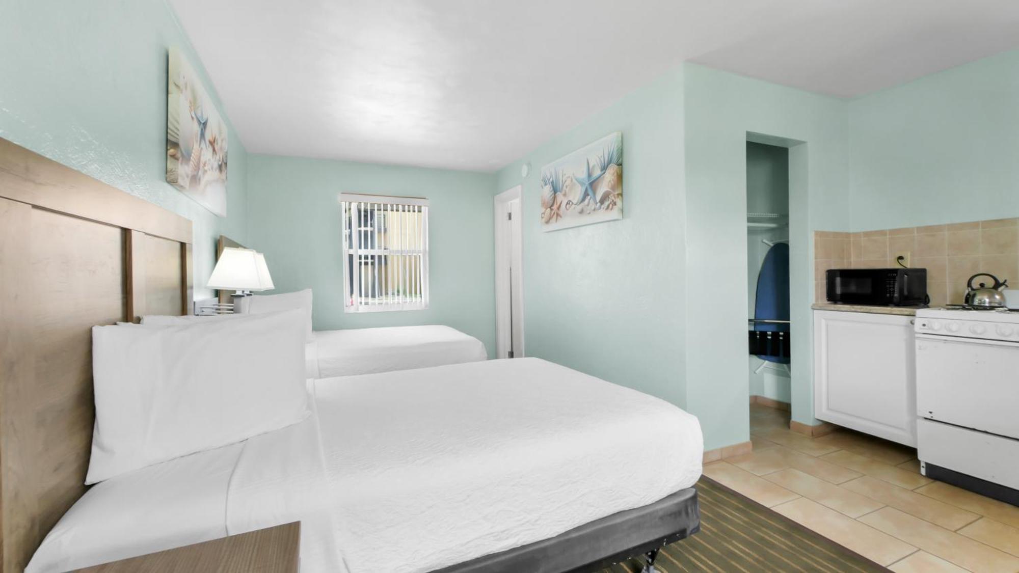 Ocean Court Beachfront Hotel Дейтона-Бич Экстерьер фото