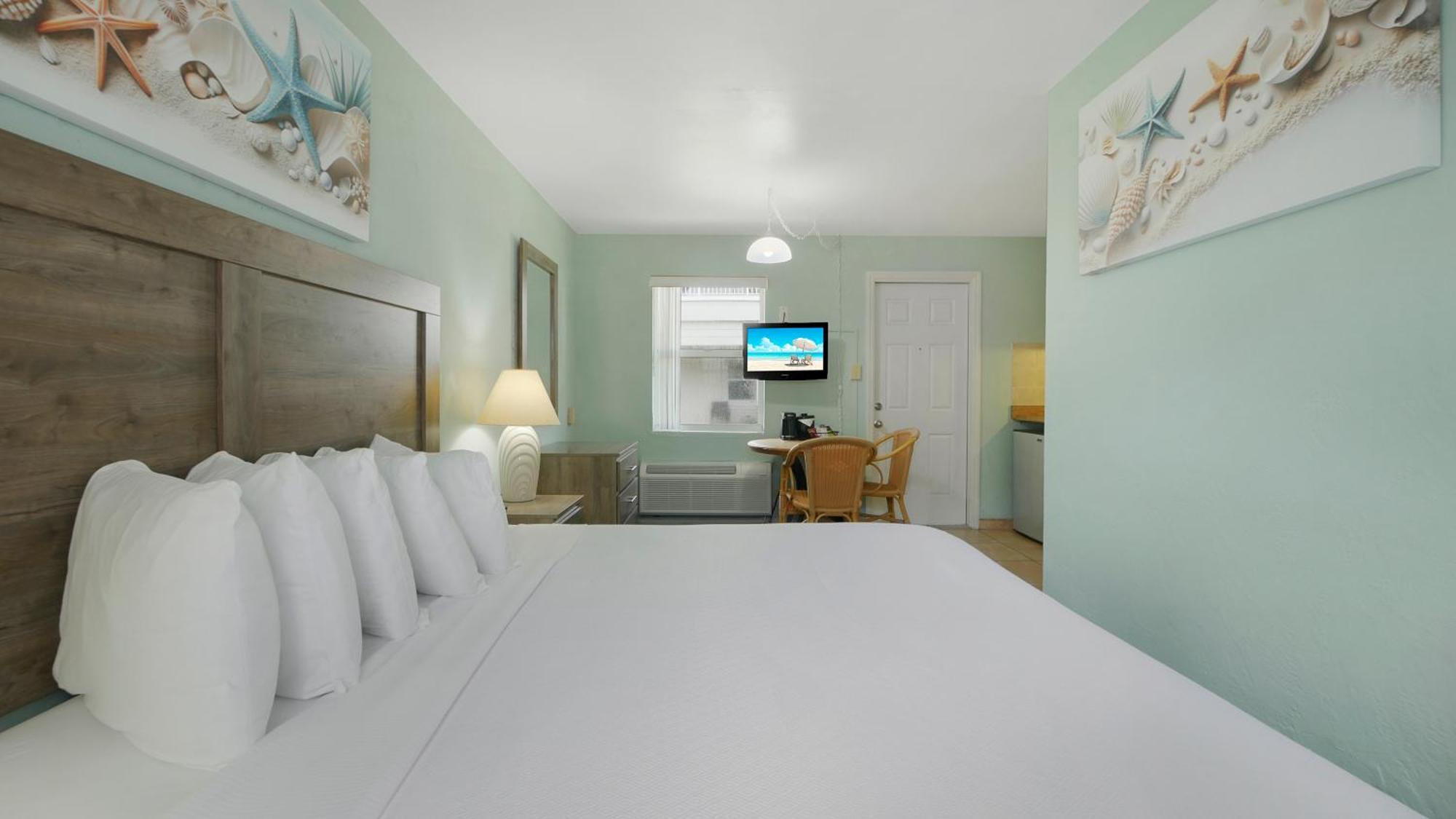 Ocean Court Beachfront Hotel Дейтона-Бич Экстерьер фото